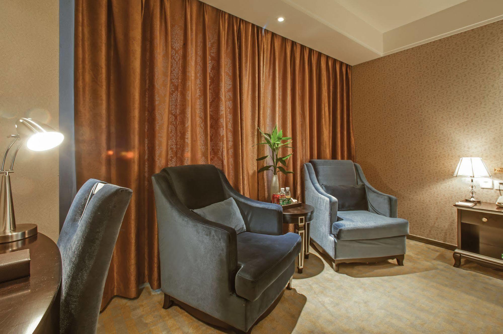 Chengdu Xuanya Yingyue Hotel Екстериор снимка
